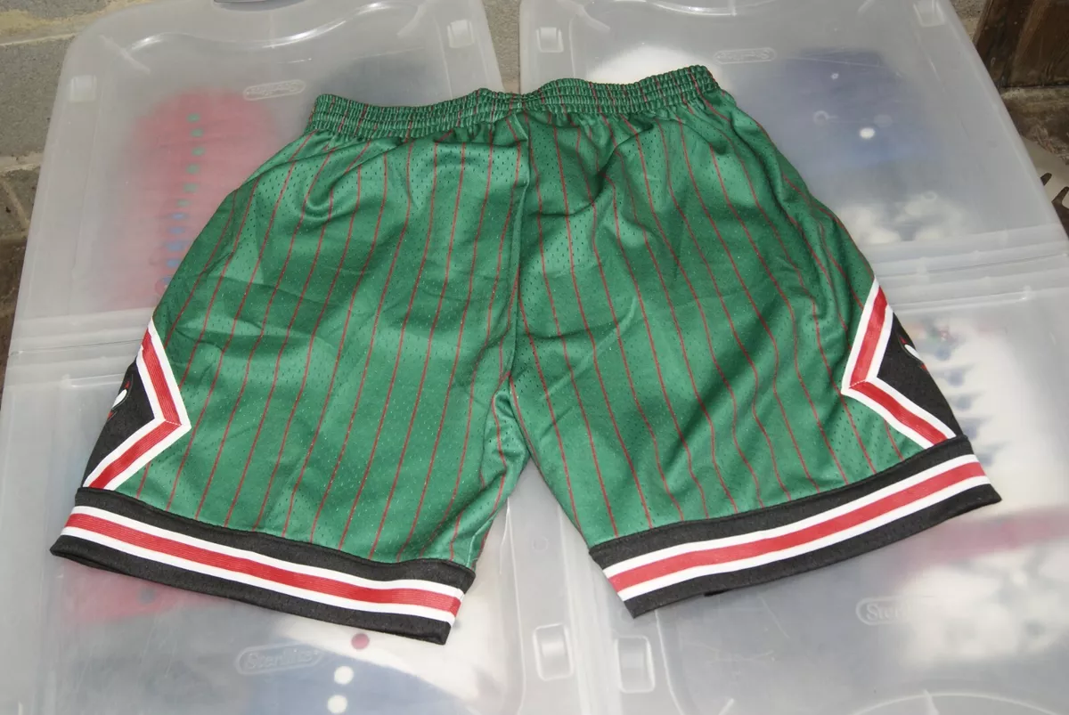 Mitchell & Ness Mens NBA Chicago Bulls Reload Swingman Shorts