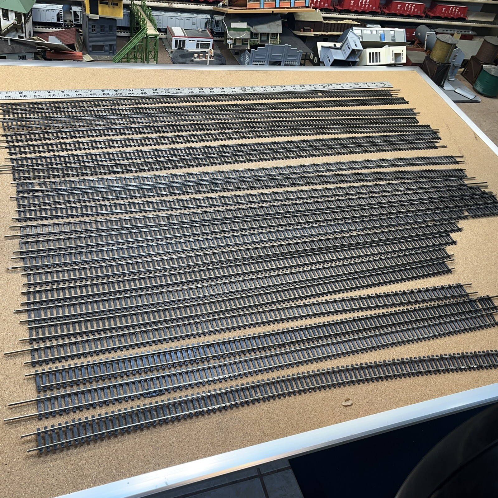 HO Atlas Lightly used various lengths Flex Track (Code 100) Lot of (21