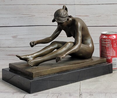 Nude Lady girl figure Naked woman female sculpture statue