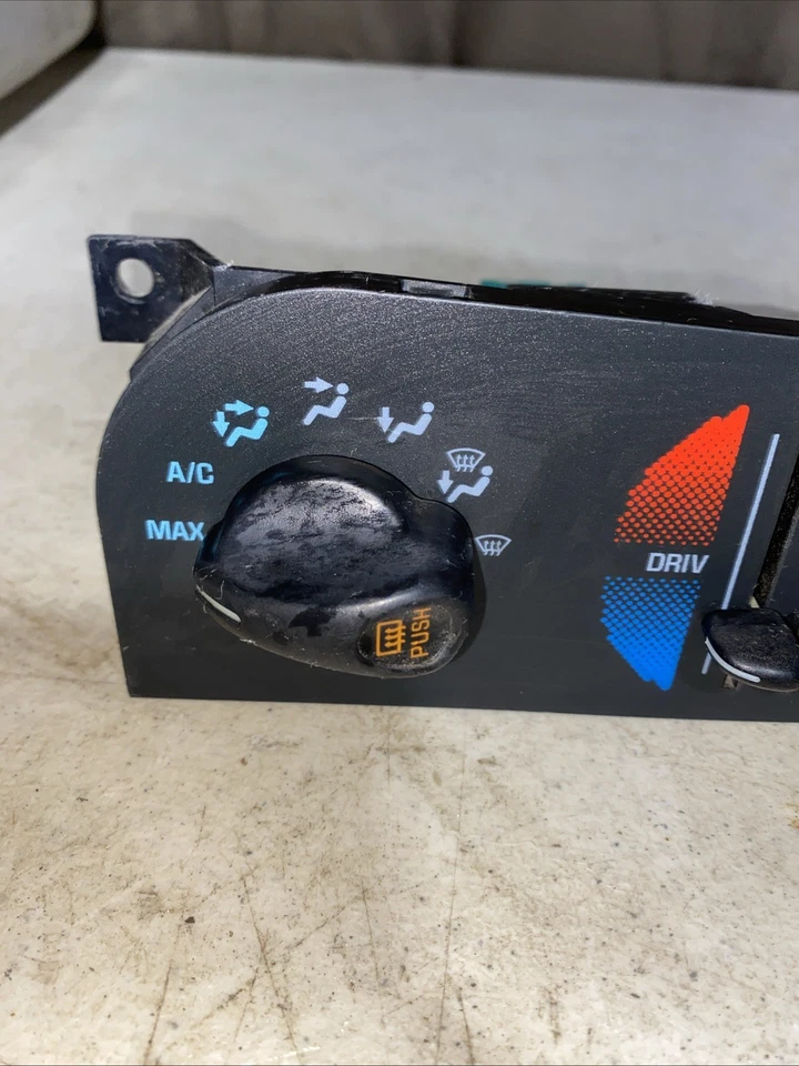 Módulo de control de temperatura climática calentador aire acondicionado Chevy Chevrolet Monte Carlo 95-99 Foto 2 de 4