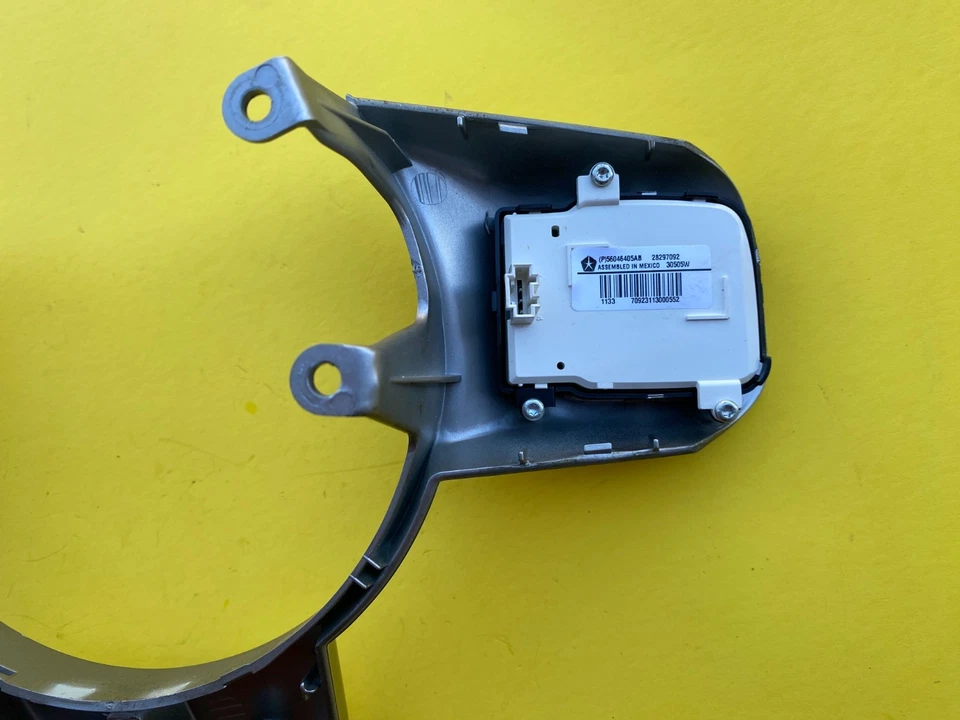 Interruptor de controle de cruzeiro volante Jeep Patriot 2011-2017 fabricante de equipamento original 56046094ae - Imagem 4 de 4