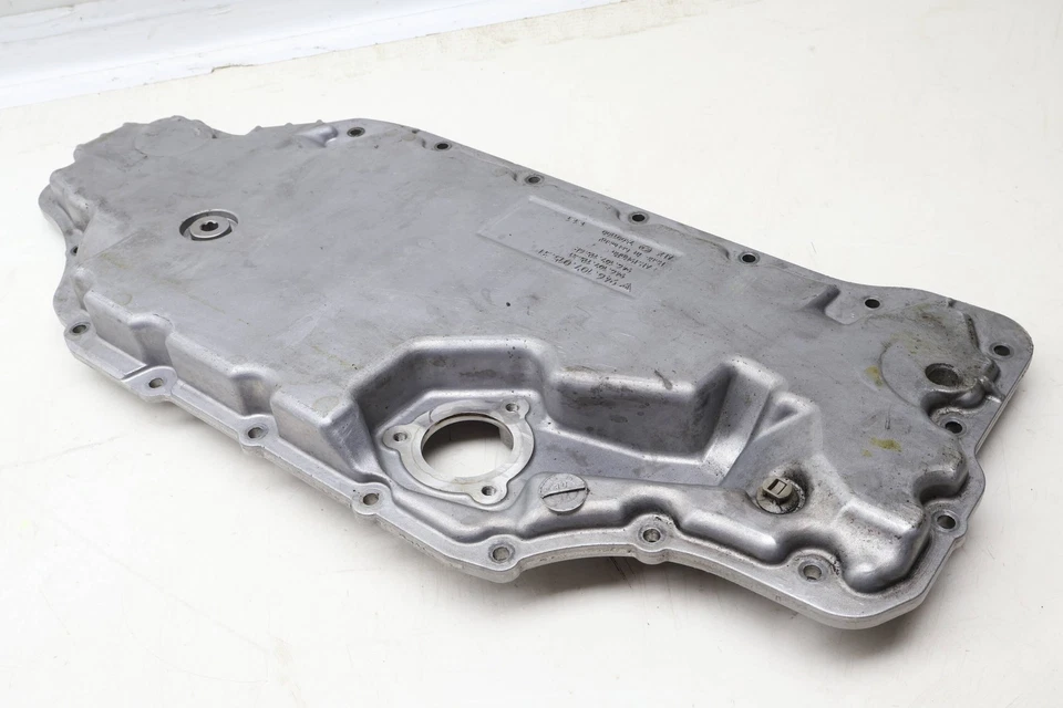 2015-2018 PORSCHE MACAN - Motor inferior OIL PAN 94610701531 - Imagem 2 de 4
