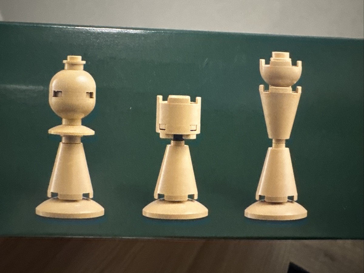 LEGO 40719 Traditional Chess Set (2 in 1 includes Checkers) NEW
