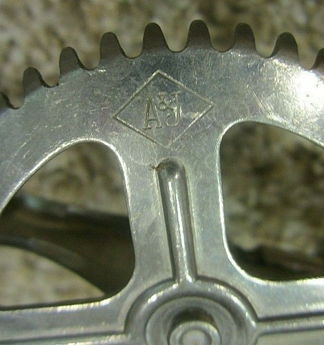 hand mixer with metal gears