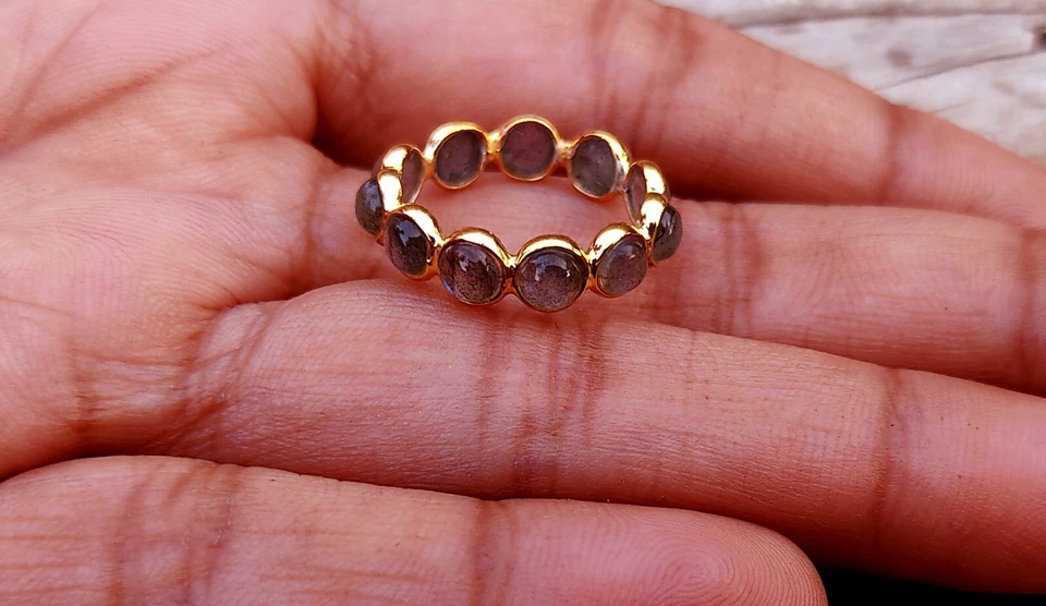 Anillo Banda Eternidad Completa Labradorita Natural - Anillo Banda Oro Sólido 18k Hecho a Mano Foto 3 de 4