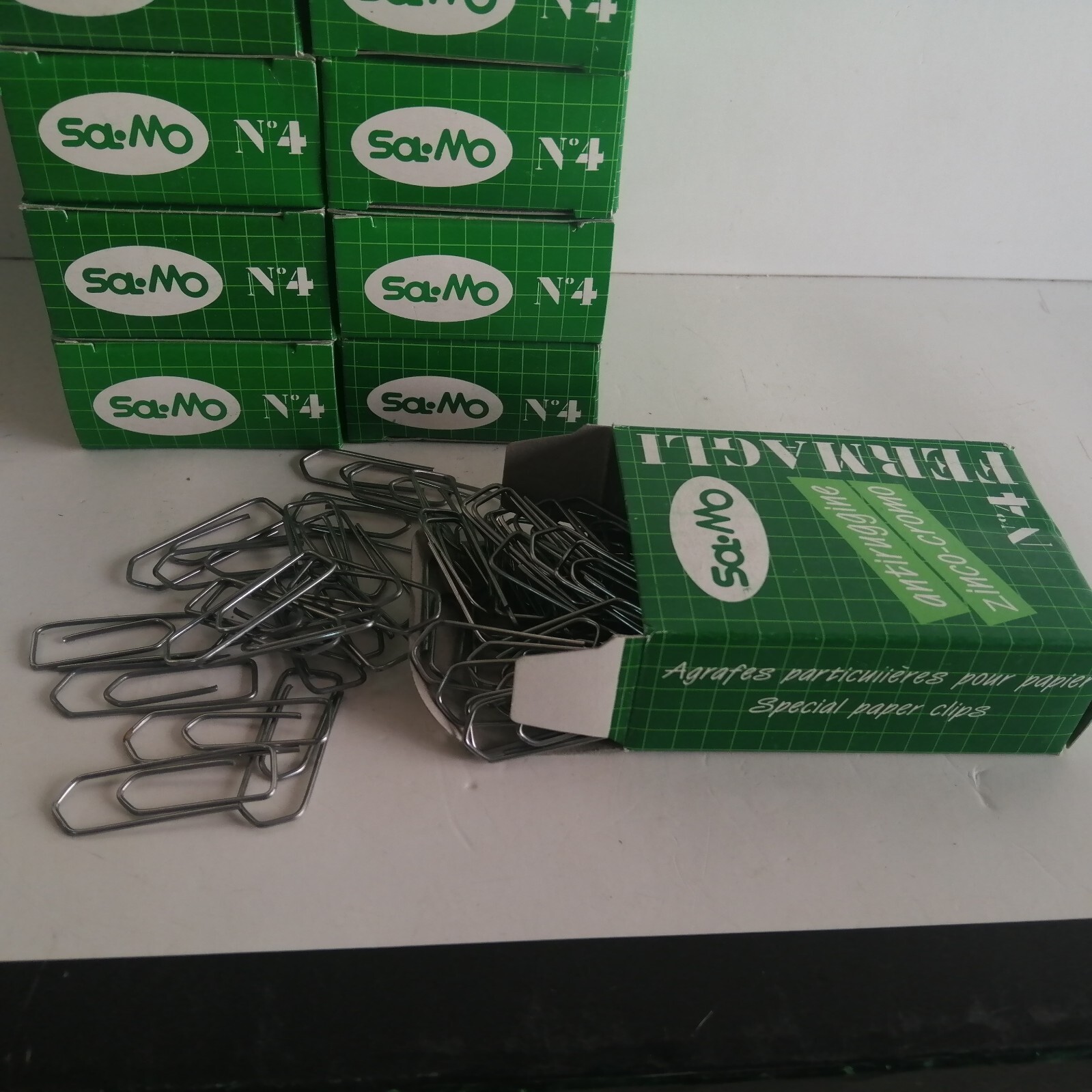 Foto 10 di 23