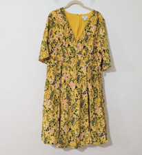 Old Navy Waist-Defined Faux-Wrap Floral Print Knee Length Yellow Short Sleeve 1X