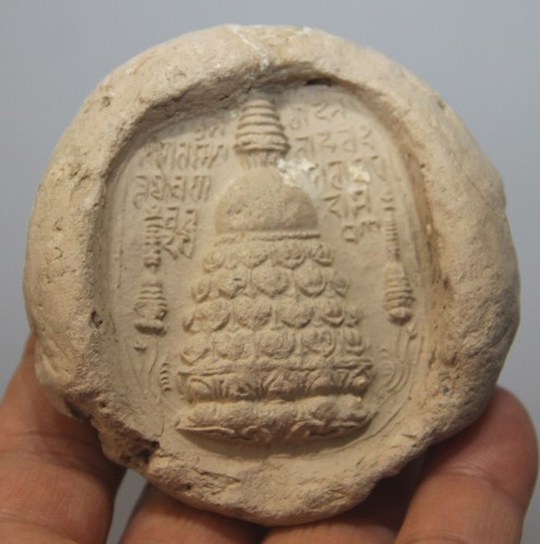 Tibet 1100er alte antike buddhistische weiße Ton Tsa Tsa drei Stupa Pagode Amulett