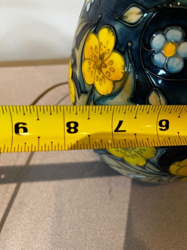 Vintage MOORCROFT POTTERY "BUTTERCUP" ceramic lamp blue with flowers rare! - Picture 10 of 17