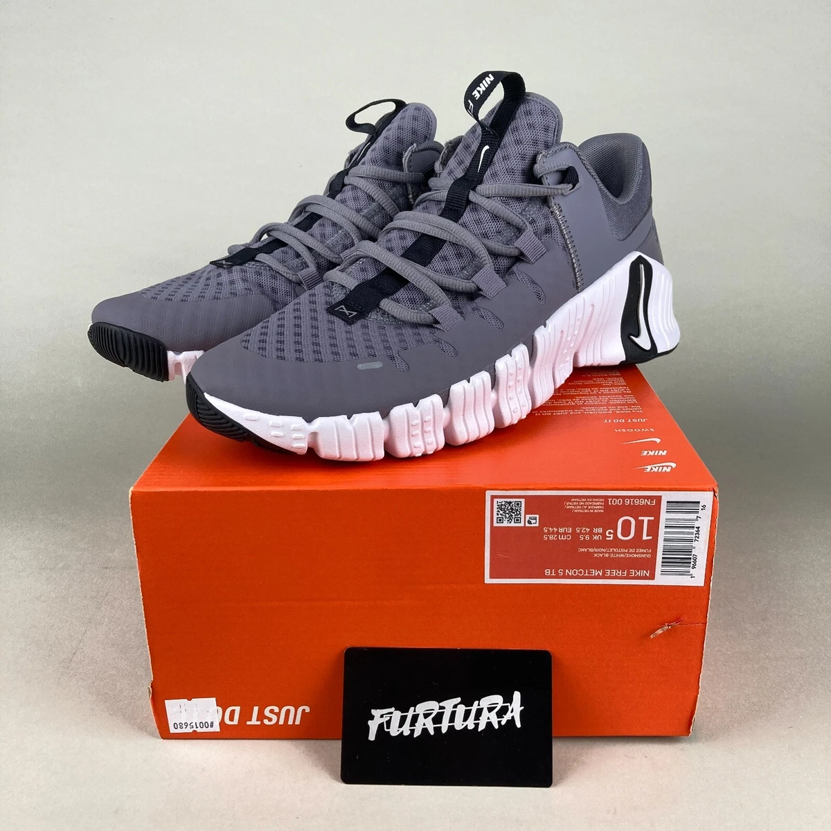 Nike metcon 5 hotsell black white gunsmoke