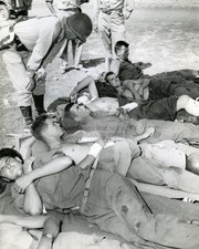 WOUNDED SOLDIERS RECOVERING ON GROUND WORLD WAR II US 1944 8X10 PHOTO