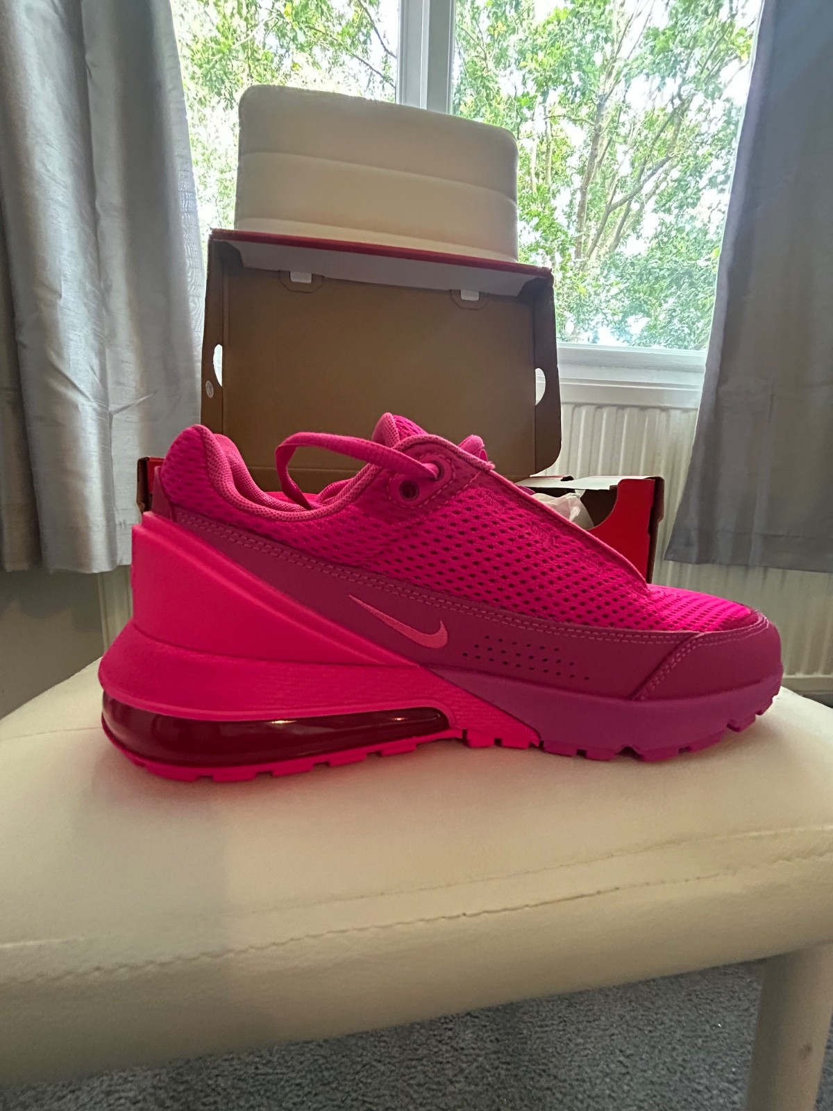 nike air max plus fierce pink/fireberry size 6 brand new in box