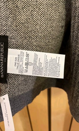 Nuovo con etichette!! Banana Republic Sciarpa Grafica Grigio con Beige, Nero - Foto 8 di 11
