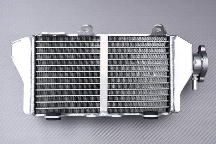 Radiateur droit Racing Kawasaki KLX 450 R idéal pour les sorties tout-terrain et enduros techniques