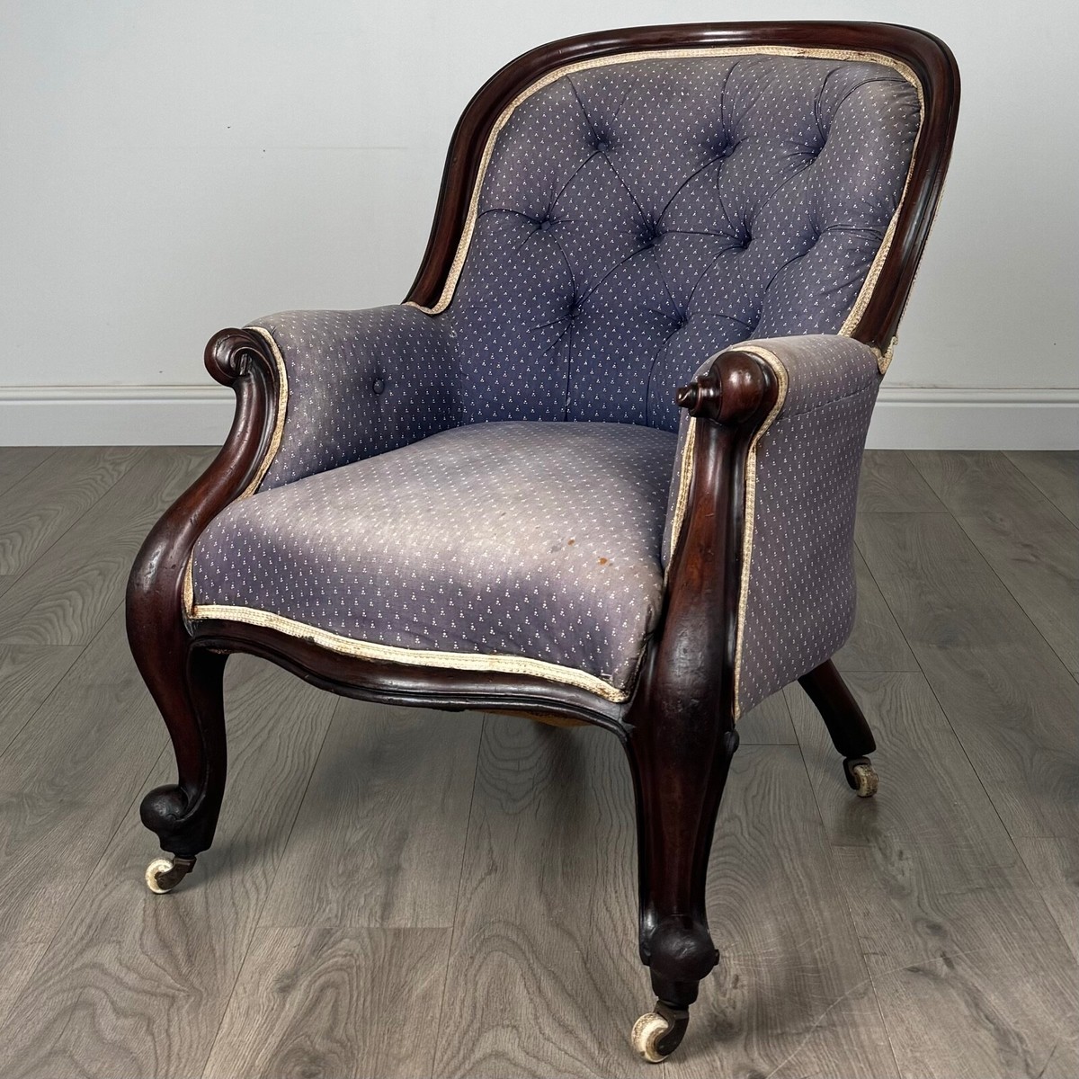 Antique 19th Century Button Back Armchair In Mahogany REF AF-3388 - Main Image