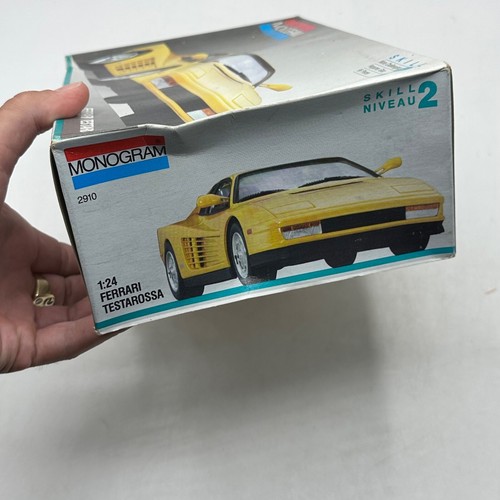 Ferrari Testarossa 1:24 Model Kit #2910 - Picture 12 of 12