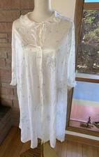 Vintage Val Mode Floral White Silky Nylon Nightgown Peignoir Robe NOS