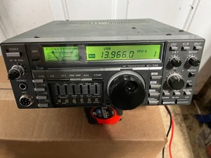Icom IC-735 Ham Band Transceiver, Powers up