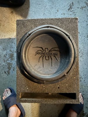 Soundstream 10in Subwoofer in Box