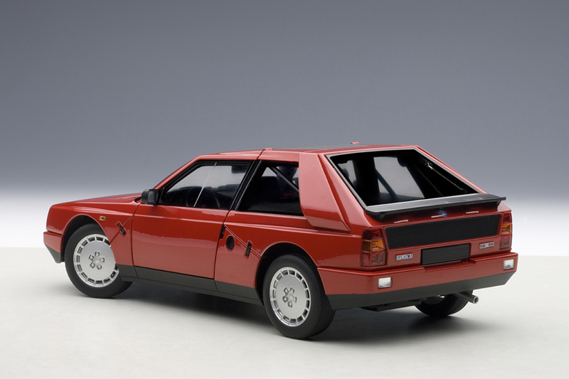 1985 LANCIA DELTA S4 RED PLAIN 1:18 by AUTOART #74771 BRAND