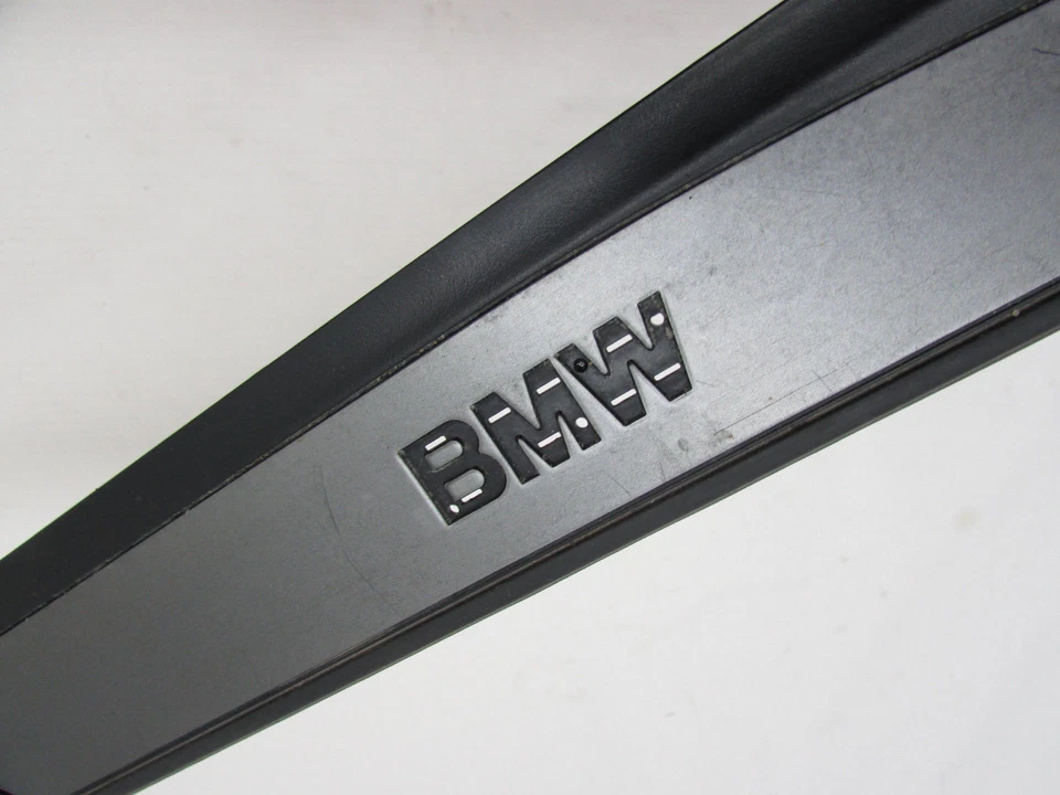 BMW 525XI 2006 puerta delantera derecha umbral rasguño moldura 51477034303 OEM 06 07 08 09 10 Foto 4 de 4