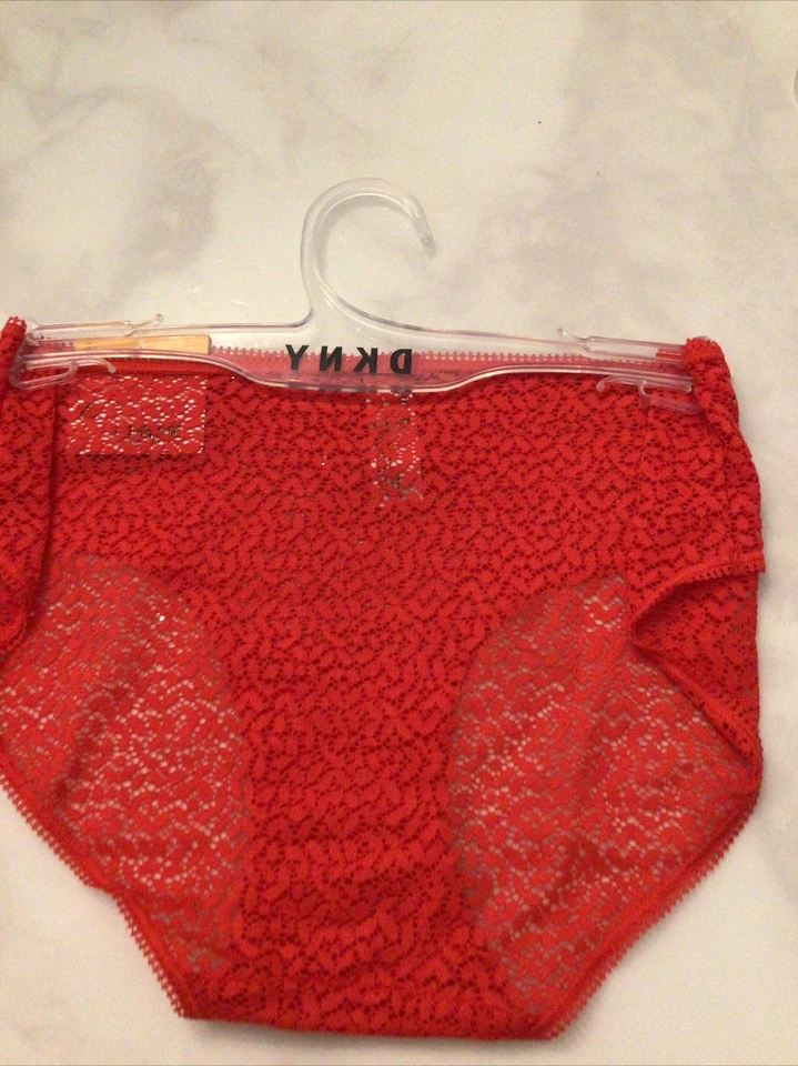 DOS PARES DE CALZONCILLOS PEQUEÑOS DE ENCAJE ROJO DKNY POR £26 Nueva Temporada Foto 4 de 4