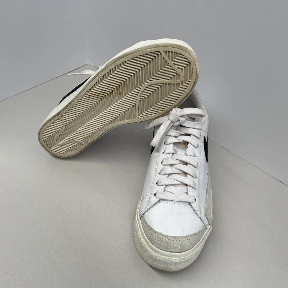 Size 5 - Nike Blazer Platform Low White Black W - Image 4 of 4