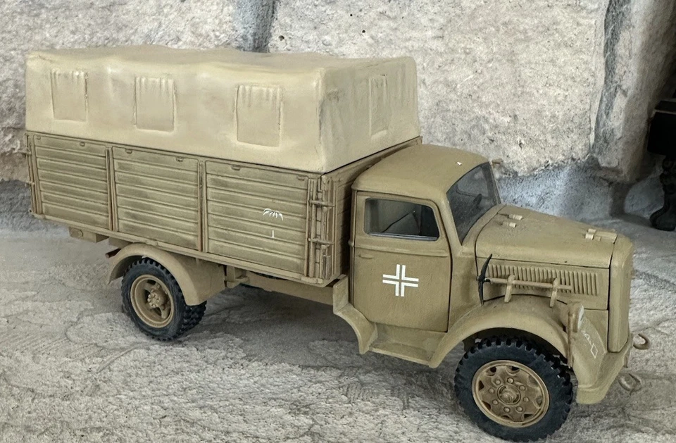 Camión de carga Ultimate Soldier 1:32 Segunda Guerra Mundial alemán Opel Blitz juguetes del siglo XXI DAK Foto 3 de 4