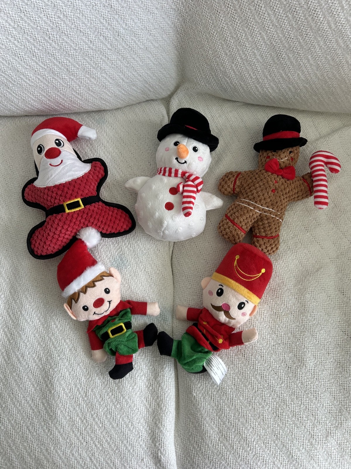 Christmas ready to Gift Plush Dog Toy Set: Holiday Squeaky Toys, Pet Gift Box