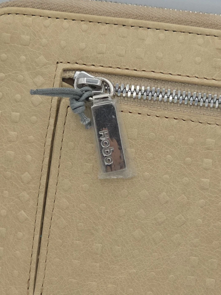 Cartera Muñequera Hobo International Rylan Pémez Damasco Cuero Repujado Nueva Foto 3 de 4