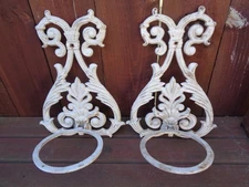 VINTAGE PAIR RUSTIC CAST IRON FLOWER PLANT HOLDERS WALL HANG 12-3/4" VERY HEAVY