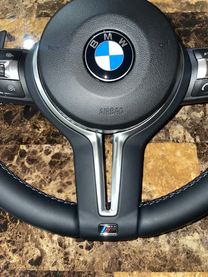 Conjunto de volante de couro BMW M Performance Nappa – F10 F06 F12 F13 M5 M6 - Imagem 4 de 4