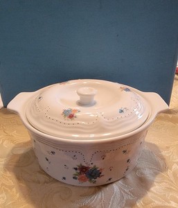 Vintage 1987 Provencial Bouquet Casserole Floral Dish 7 3/4" dia. 3 1/2" deep