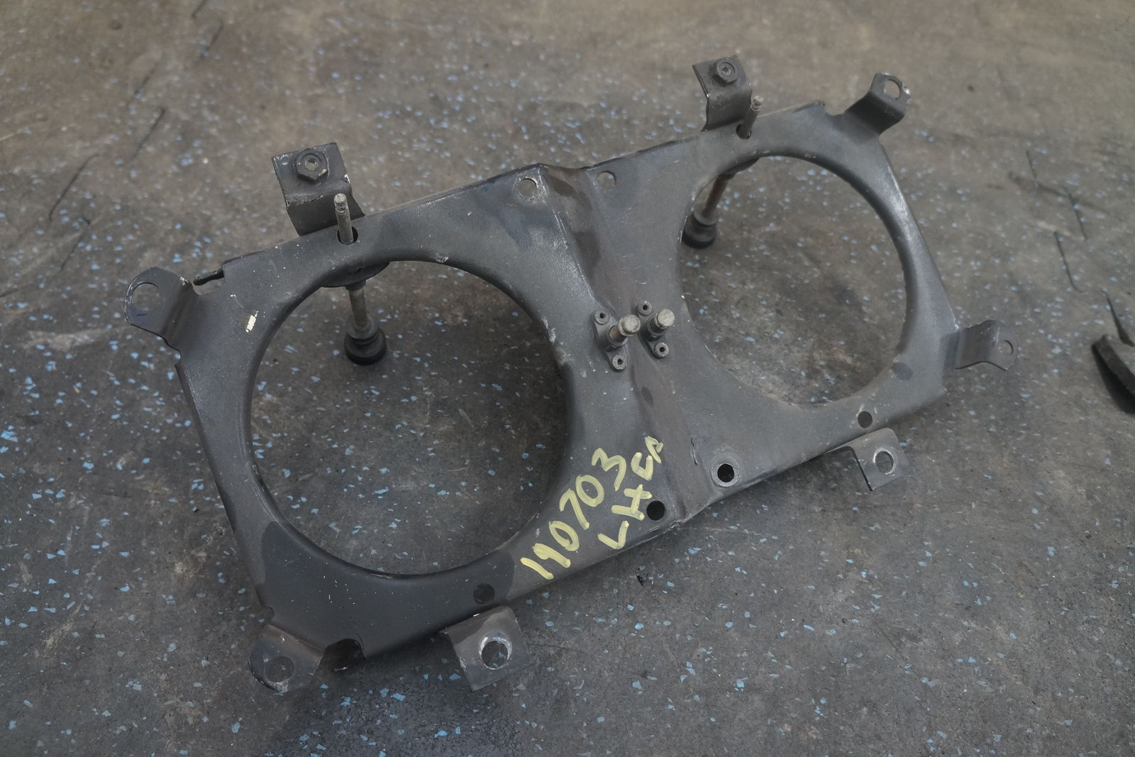 Front Left Driver Headlight Headlamp Bracket Set OEM Bentley Turbo R 1991