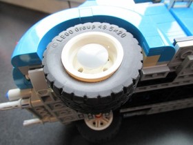 LEGO Creator Expert: Volkswagen Beetle (10252) Surf Board +