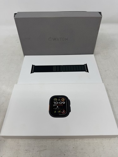 Apple Watch Ultra 2 (GPS + Cellular) 49 mm boîtier en titane noir avec bracelet vert alpin - Photo 2 sur 7