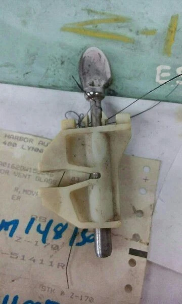 75-83 Volkswagen Conejo Pasajero Derecho Puerta Delantera Ventilación Vidrio Movible Foto 2 de 4