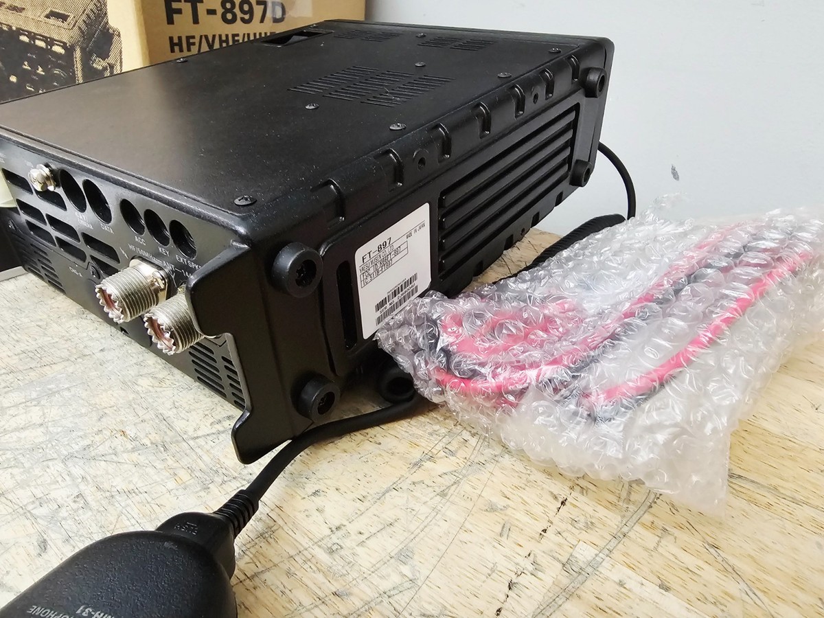 Yaesu FT-897Dトランシーバー ブラック Yaesu FT-897D Ham Radio Transceiver - Black for sale online