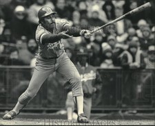 1983 Press Photo Royal's Amos Otis struck out by Milwaukee Brewers' Pete Ladd.