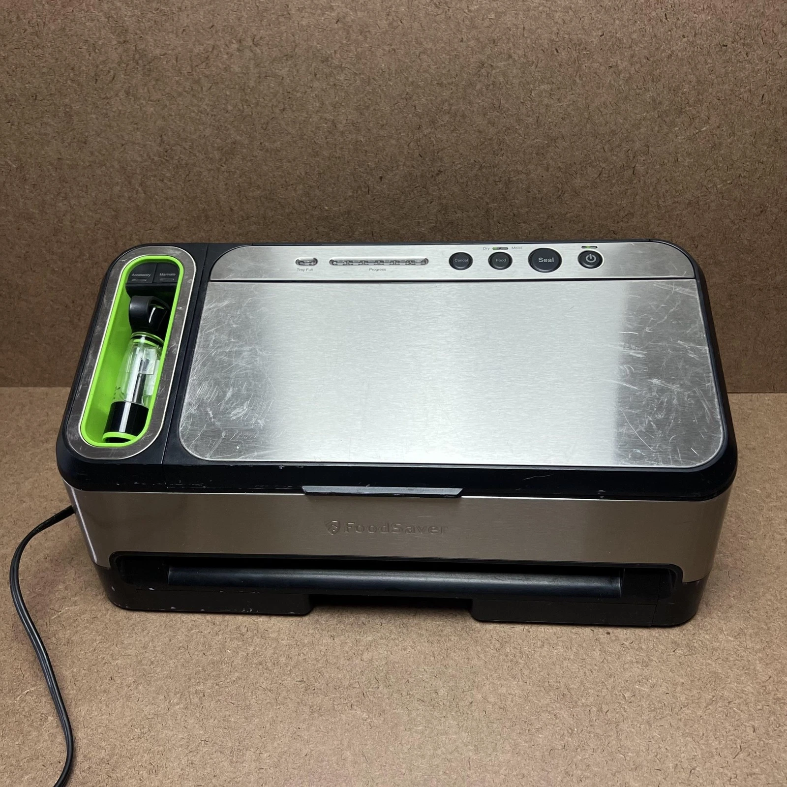 FoodSaver 2-in-1 Vacuum Sealing System Vacuum Sealer Silver Handheld Marinate
