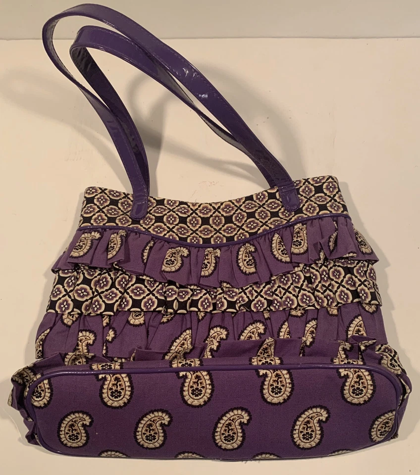 Cartera de Mano Pequeña Vera Bradley Cha Cha con Volantes Simplemente Violeta Púrpura Paisley Foto 2 de 4