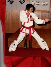  ELVIS PRESLEY KARATE SET OF PHOTOS RARE AT KARATE PRACTICE  1970S 
