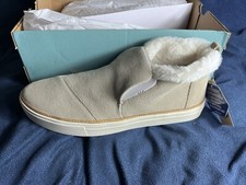 Image of TOMS Beige Sheepskin Lined Suede Boots Shoes Size UK 10 New