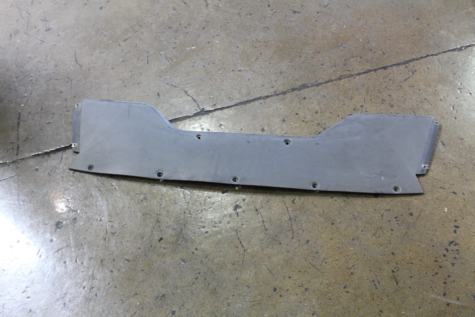 Maserati M128, Rear Bumper Lower Seal, Cracked, Used, P/N 68331000