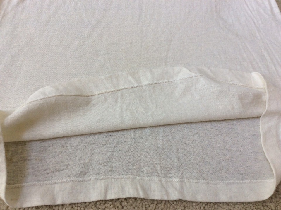 VINTAGE 70S 80S RAGLAN WHITE AND BLUE JERSEY STYLE TSHIRT ADULT SMALL