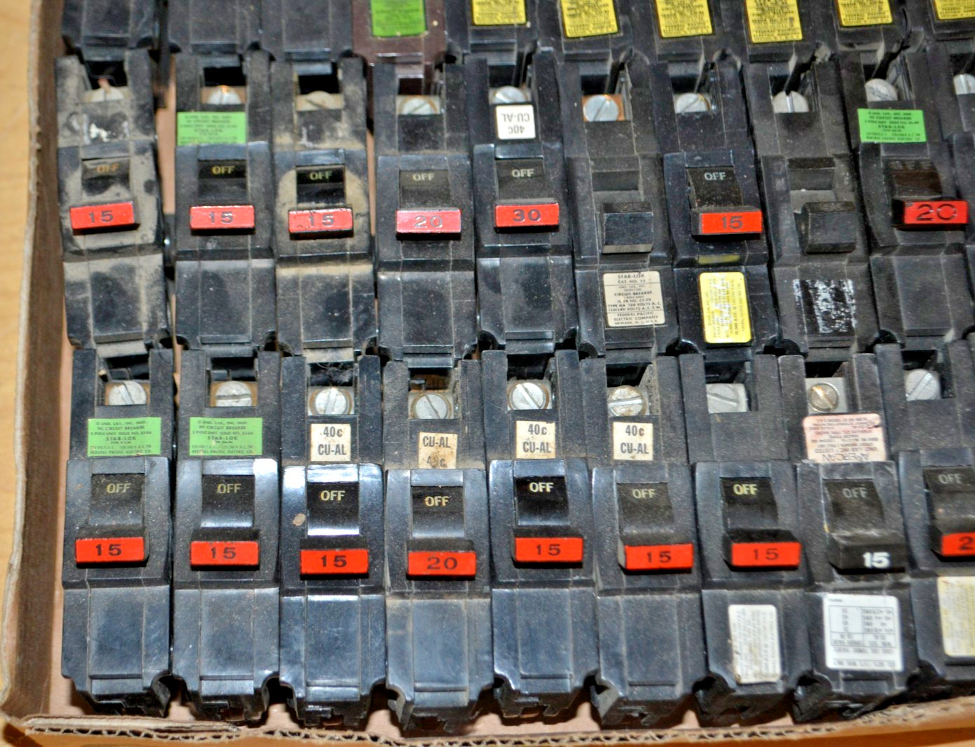 Lot of 39 ~ Federal Pacific FPE ~ Type NA Thick 1 Pole 15-40 Amp Breakers NA115