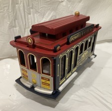 Carro de madera Ghirardelli Powell & Hyde St. 39 - San Francisco, California.
