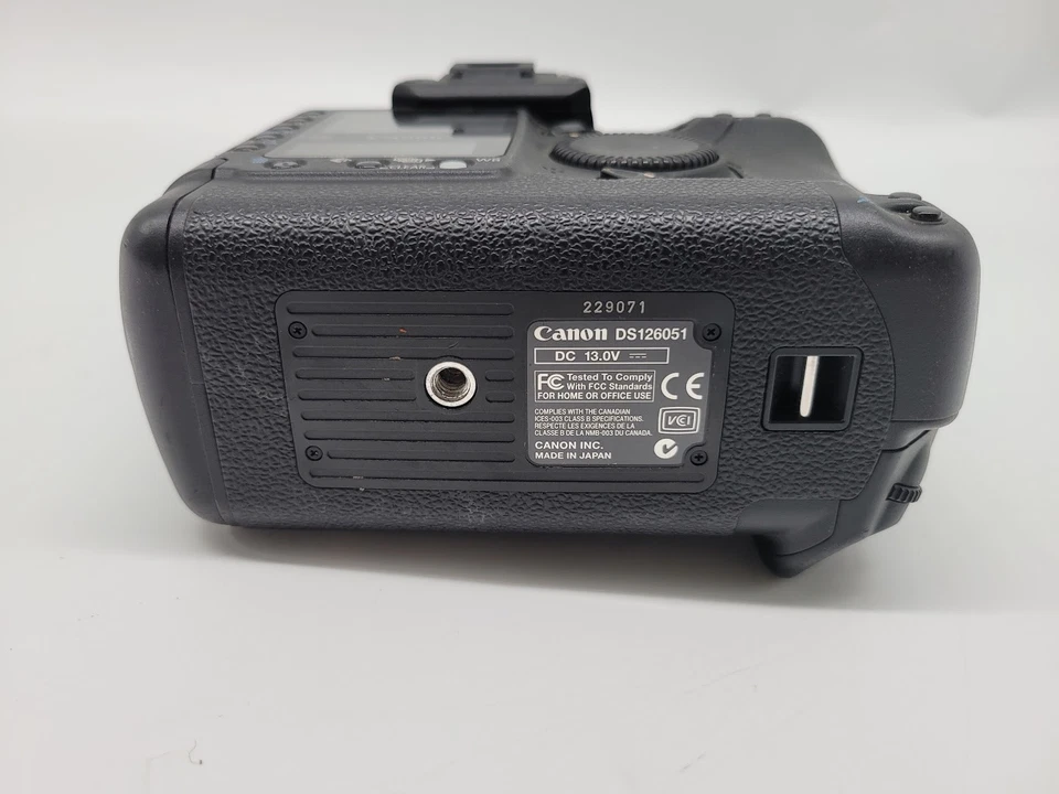 Cámara digital Canon EOS-1 D DS126051 Mark II con batería Foto 3 de 4