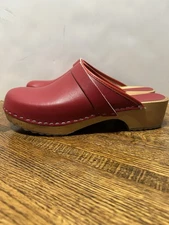 Bjork Swedish Comfort Women's Clogs SZ 42 Wood Open Back Leather Red Poland