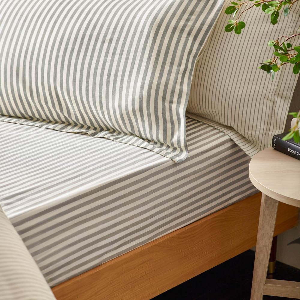 Housse de coussin 100% coton rayé Hebden déco lit chambre adulte